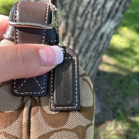 Coach Coach Coach Coach Coach Coach Coach Coach Coach Coach Coach Coach Coach. - Picture 4 of 7